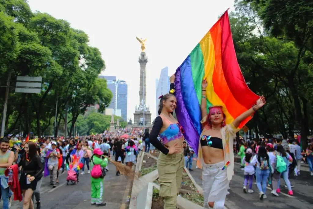 Marcha del Orgullo LGBT 2025 en Paseo de la Reforma, CDMX