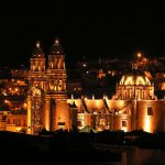 Paseo nocturno por Zacatecas, luz en cantera rosa