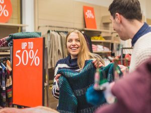 Cómo aprovechar las promociones de fin de año sin endeudarse