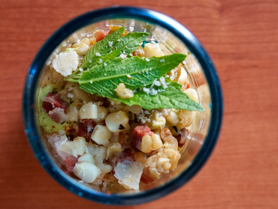 Esquites con jamón serrano y queso de melón asado