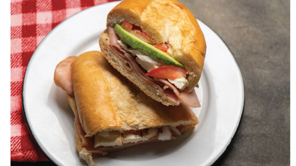 6 / 7 – Alimentos-Económicos-y-Nutritivos,-ahorro,-bajo-costo,-rapidos,-simples-de-cocinar,-gastronomía-economía-seccion-amarilla-blog-sisoy-queso-cottage-panela.webp