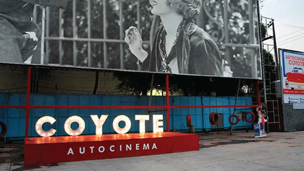 Guía-2025-de-los-mejores-autocinemas-de-la-CDMX-cinema-coyote-mexico-drive-cinemex-IPN-seccion-amarilla-blog-donde-ir-2