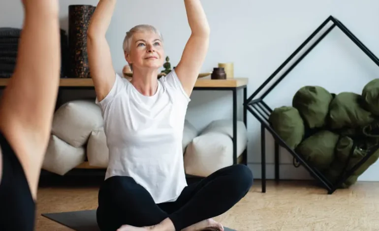 Beneficios del yoga en la menopausia: bienestar, energía y salud