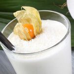 Licuado energético de coco con especias