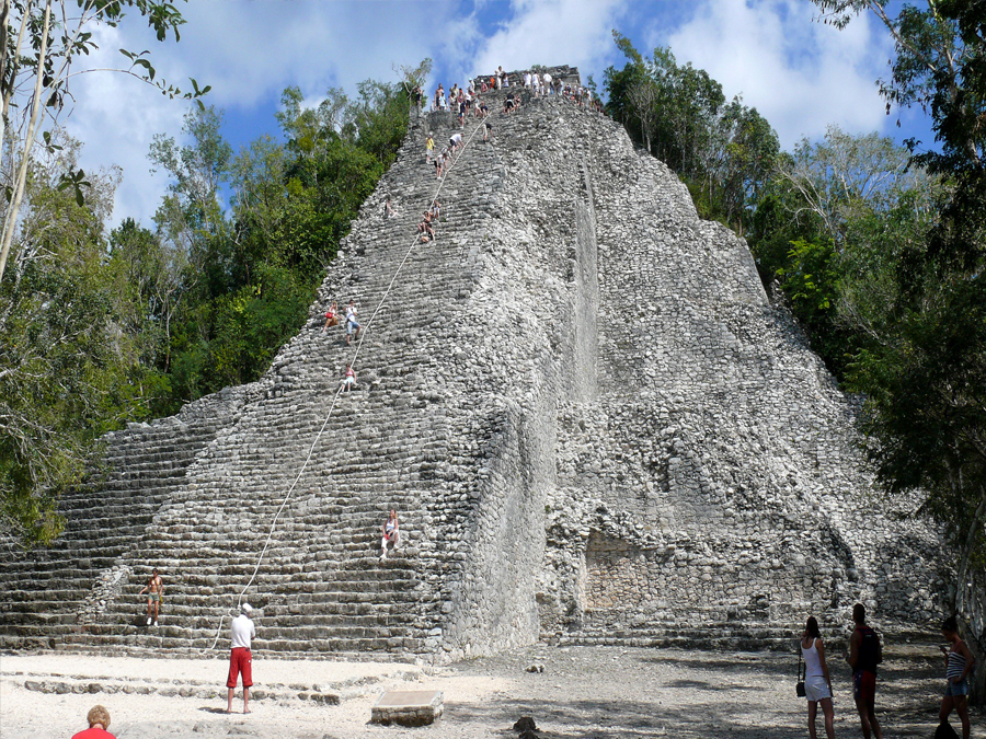 Cobá, zona arqueológica maya en Cancún