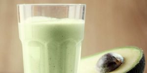 Smoothie de aguacate y piña