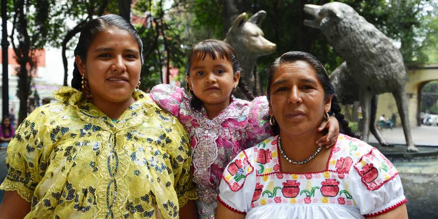 Benedicta Alejo, su hija y su nieta | Foto: Mariana Castillo