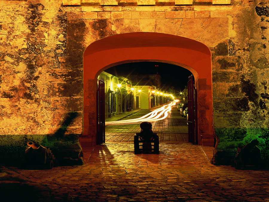 Luz y sonido en Puerta de Tierra