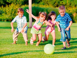 Juego al aire libre: divertido y saludable