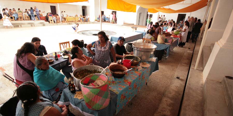 Eventos con cocineras tradicionales.