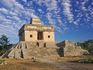 Dzibilchaltún, belleza y exactitud maya