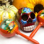 Tradición otomí celebra a la muerte con mucho color