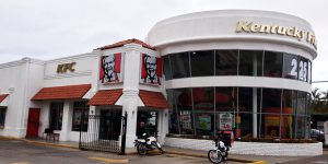 KFC, el pollo de la “Receta Secreta” en Puerto Vallarta