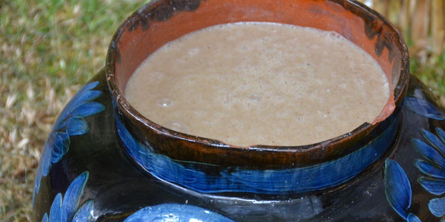 Atole de pinole, platillos tradicionales para el Día de Muertos en Michoacán Foto: Mariana Castillo