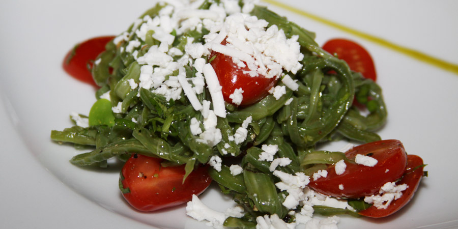 Ensalada de nopales con vinagreta de cilantro