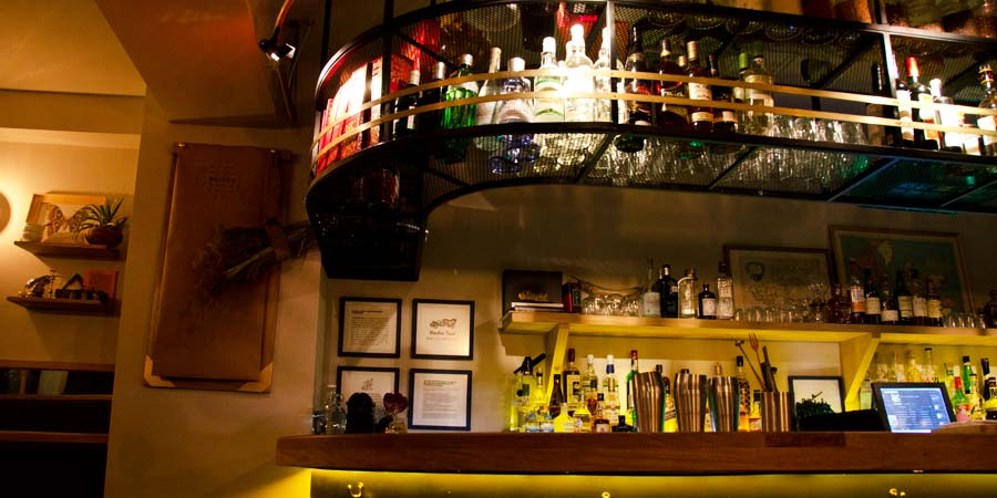 Baltra, un bar en la Condesa para viajar con sus cocteles