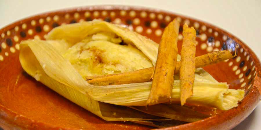 Tamal de guayaba con almendra