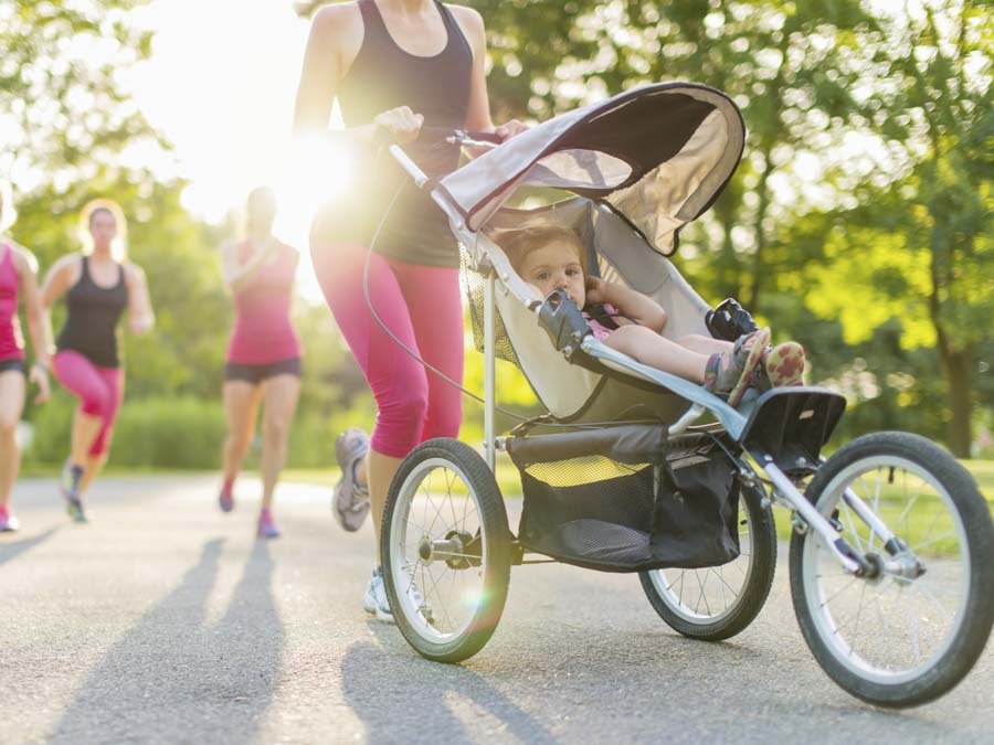 Entrenamiento de corredores con carriolas