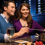 Disfruta el 14 de febrero en The Melting Pot con una fondue