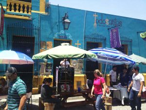 Bazares y restaurantes en el Callejón Cultural Barrio Antiguo