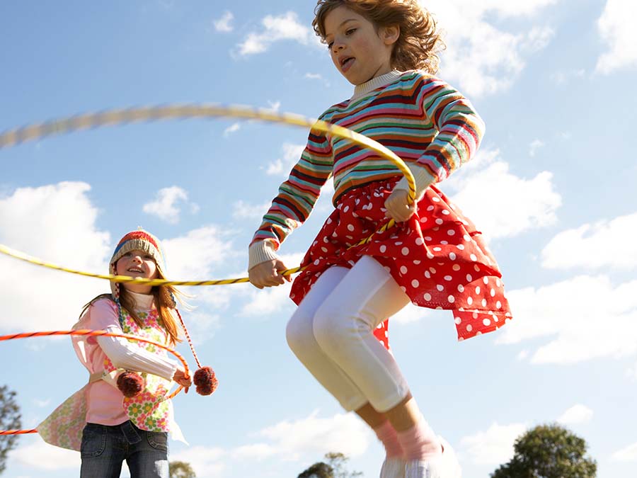 Juego al aire libre para combatir la obesidad infantil