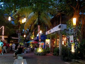 Quinta Avenida: tiendas, restaurantes y bares en Playa del Carmen