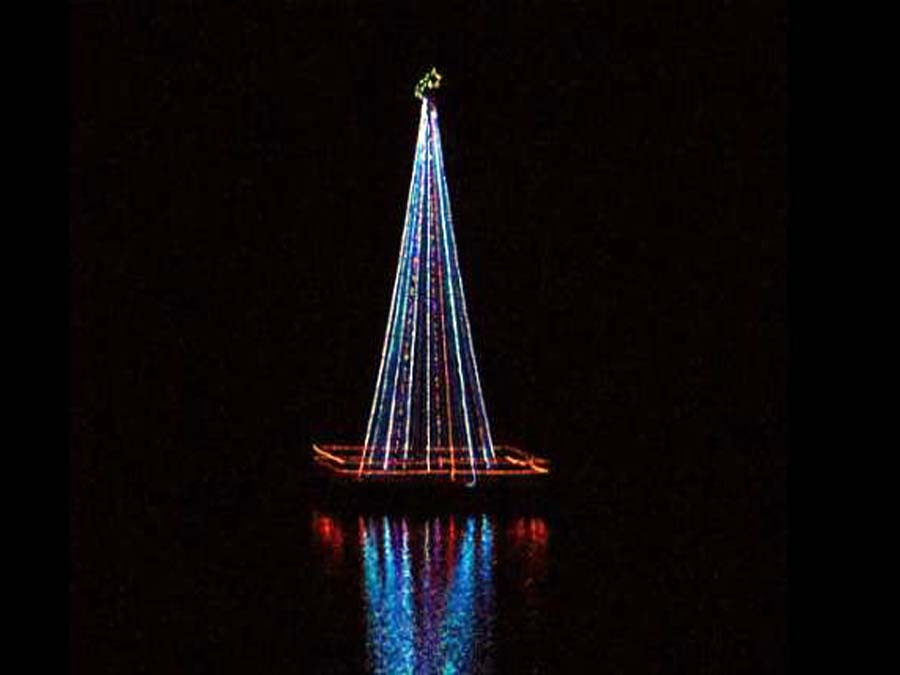 Visita el árbol flotante en Huauchinango, Puebla