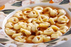 Tortellini in brodo