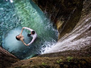 TRASH THE DRESS, TENDENCIA PARA FOTOS DE BODAS