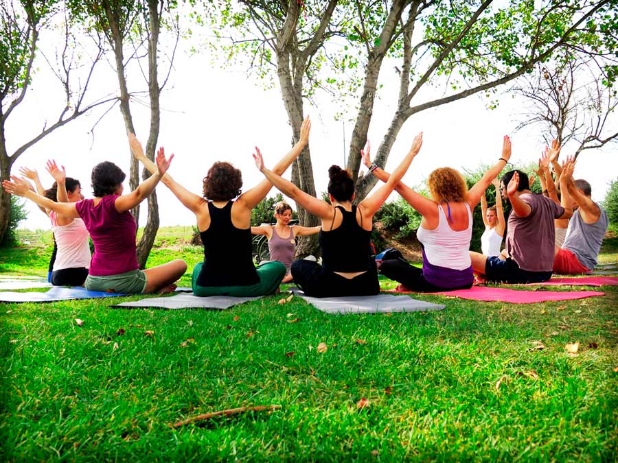 Yoga al aire libre en la CDMX con  The Art of Living Foundation