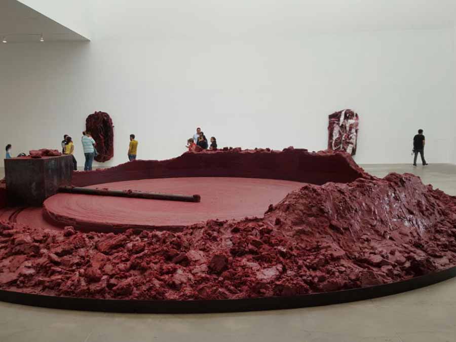 Anish Kapoor en el Museo Universitario de Arte Contemporáneo