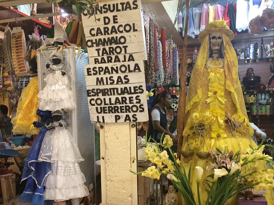 Santa Muerte, Mercado Sonora, embrujos, medicina alternativa