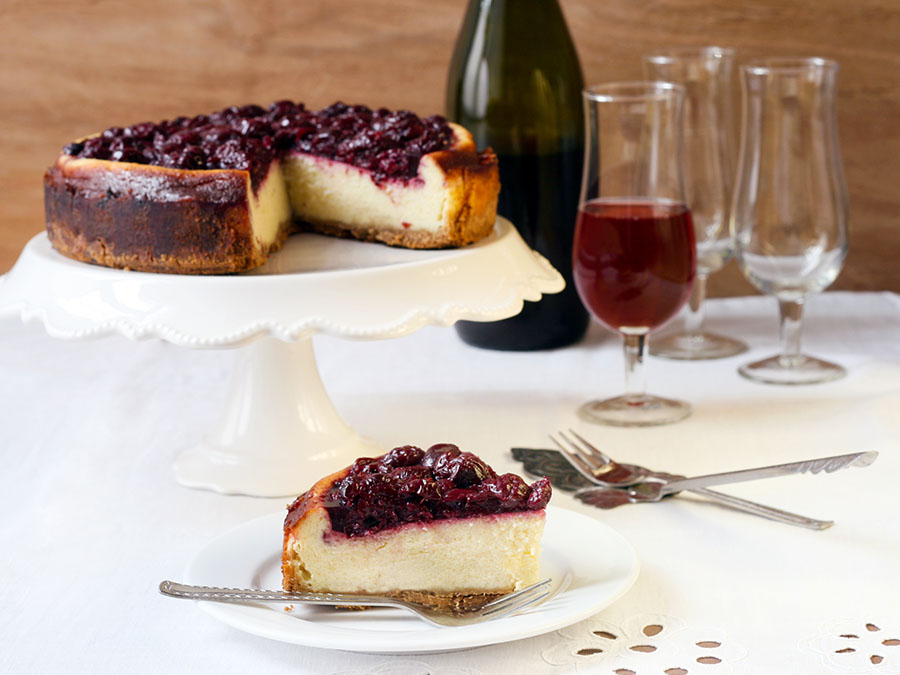 Maridaje de vino con postres clásicos para compartir en pareja