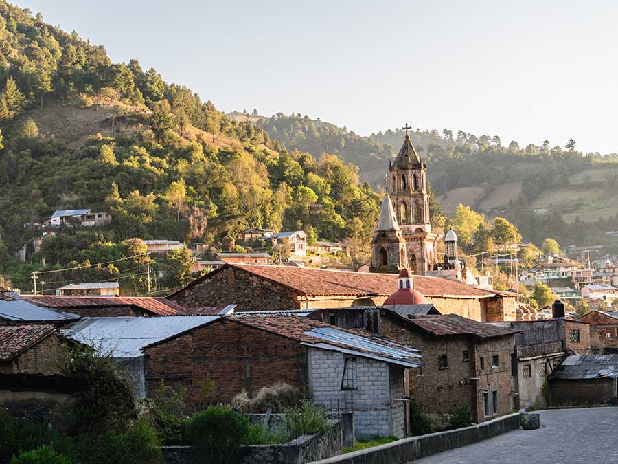 Pueblo Mágico Angangueo, hogar de las mariposas monarcas