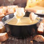 Cheese Fondue Day, una receta en video para preparar esta delicia con queso