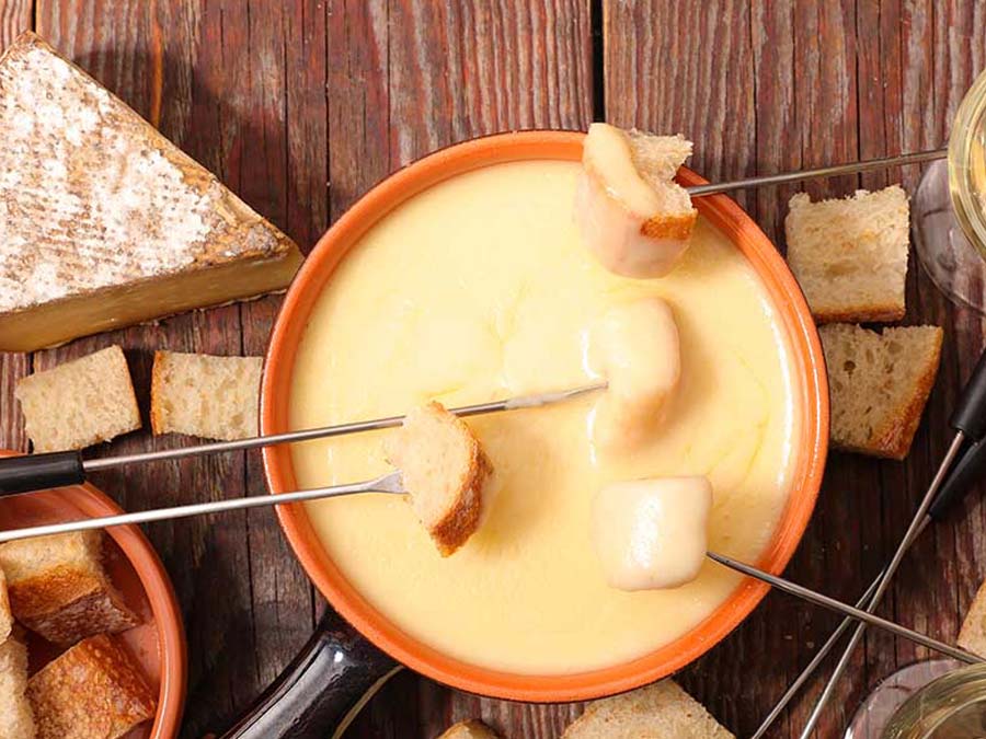 Receta para preparar fondue, un popular platillo de queso