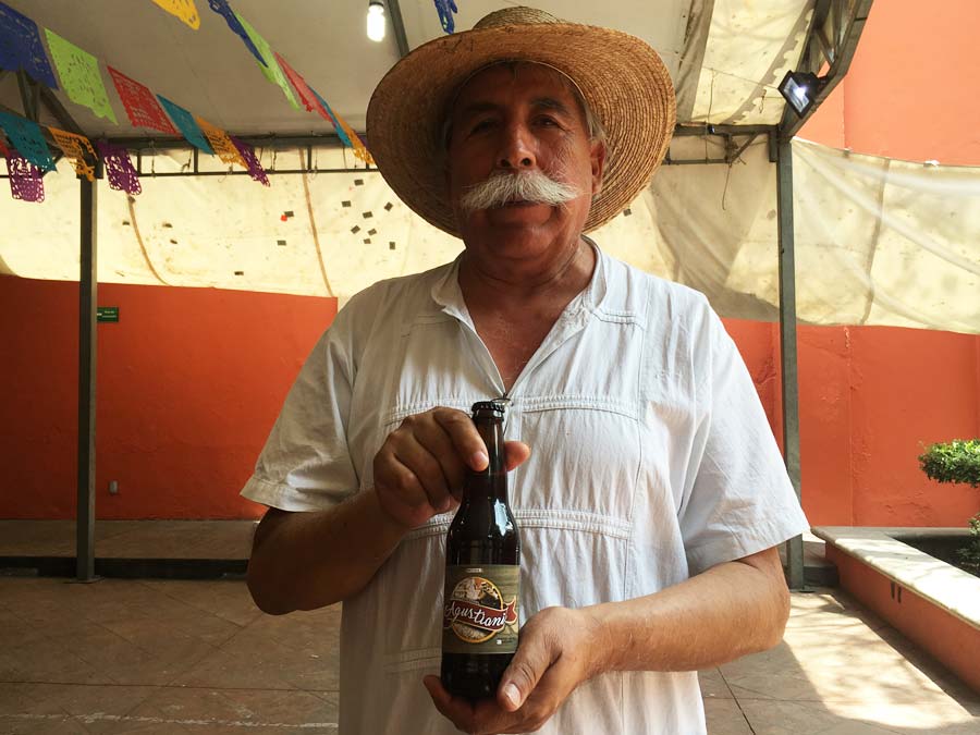 Apicultores mexicanos: Agustín Santander de cerveza Agustiani Foto: Mariana Castillo