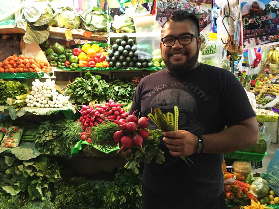 Una visita al Mercado 20 de Noviembre en Oaxaca con Arcadio Alcázar