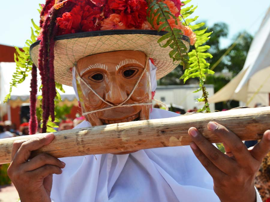 ¿Conoces la danza del pochó? En Tenosique, Tabasco este baile es parte del Carnaval local durante tres domingos y reúne baile, música y simbolismo, al compás de una música con silbatos de caña de carrizo y tambores. Todas estas fotos se tomaron en el 5to. Festival del Queso de esta localidad, en donde se presentó esta tradición y te invitamos a verlas para conocer más de esta costumbre tenosiquense. Foto: Mariana Castillo