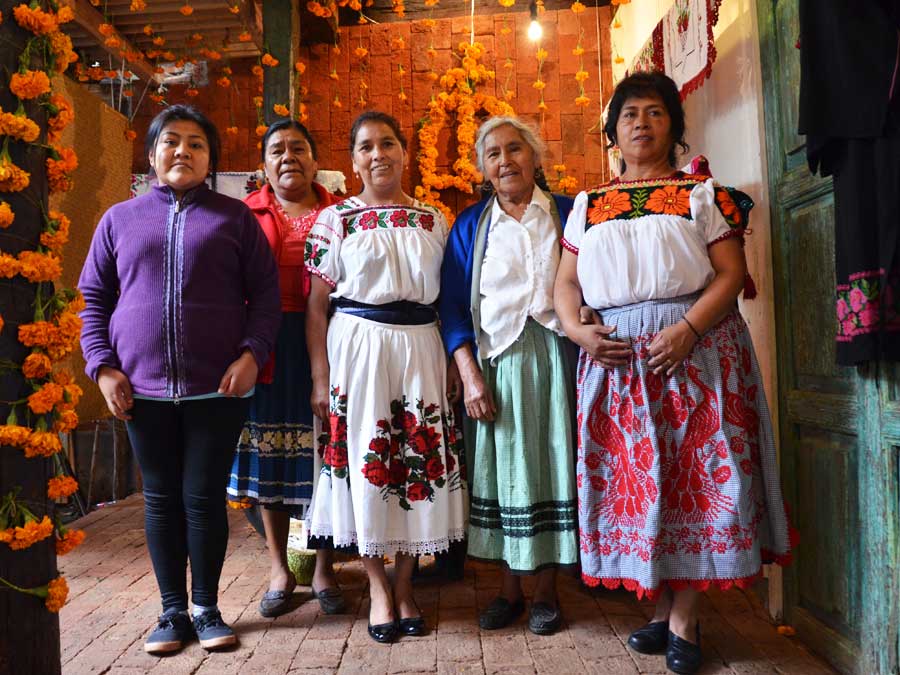 Noche de muertos en Michoacán, una ruta por pueblos purépechas y su comida