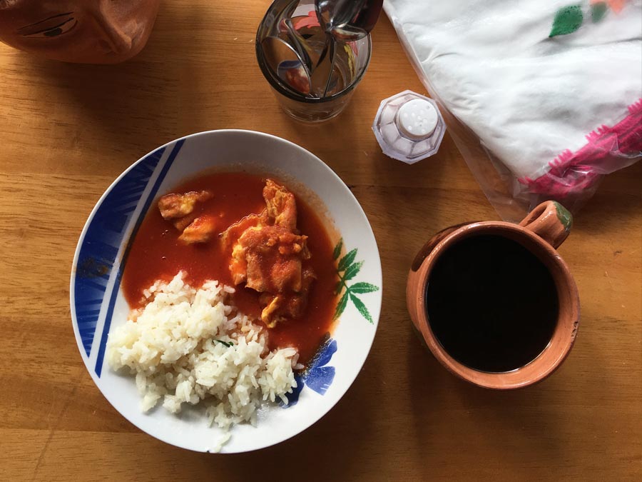 Huevo en salsa, desayuno oaxaqueño