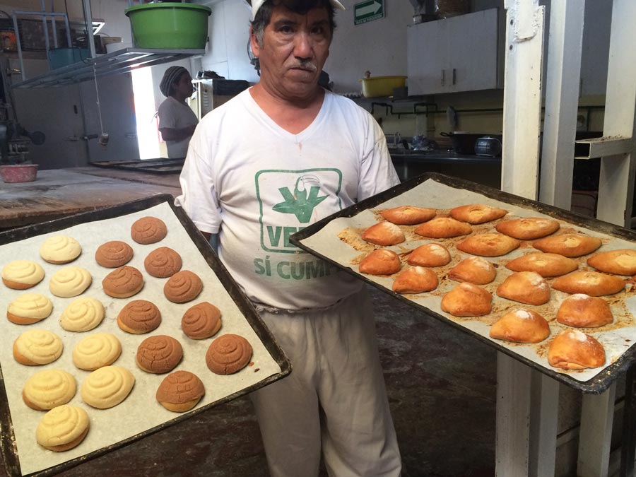 Gerardo Macías, panadero en Pan de Zacatlán Foto: Mariana Castillo