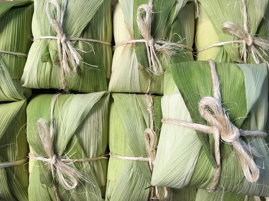 El amarre de los tamales de Calería de los hermanos Bustamante es único Foto: Mariana Castillo