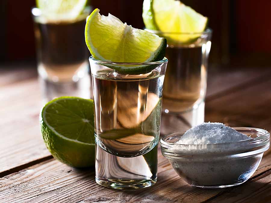 Aunque es común que el tequila se consuma con limón y sal esto esconde sus verdaderas notas organolépticas y calidad