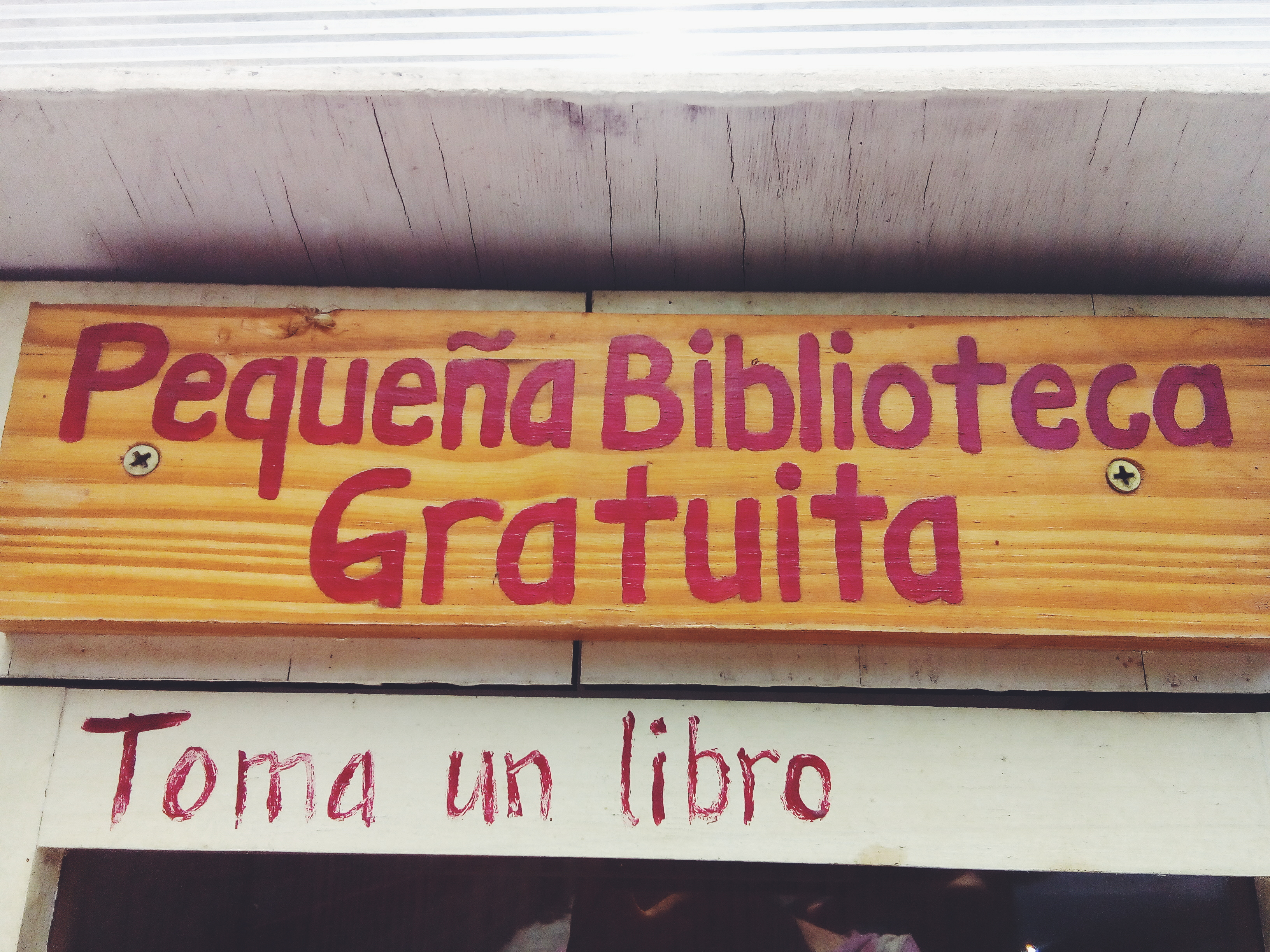 pequeña biblioteca gratuita