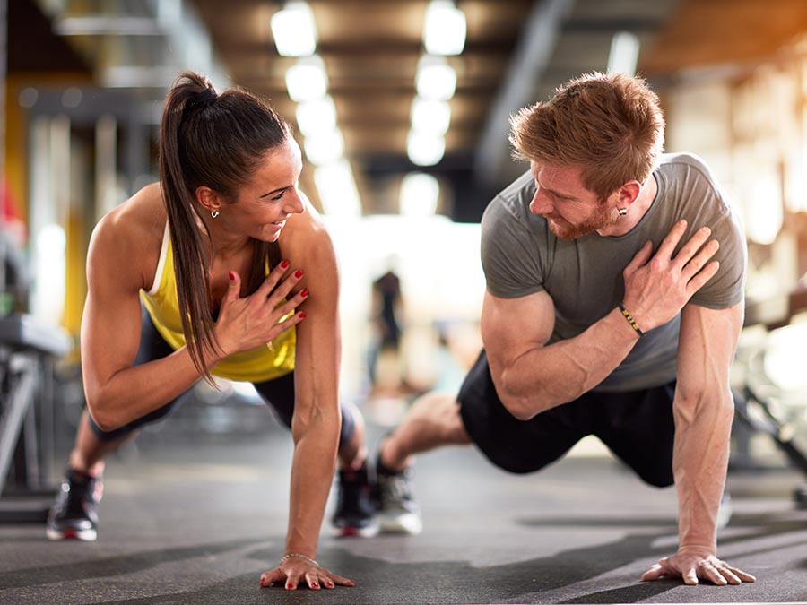 hacer ejercicio en pareja