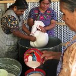 Mujeres mexicanas en las cocinas, una valiosa labor