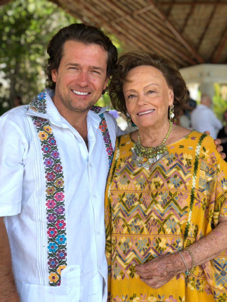 Susana Palazuelos y su hijo Eduardo, promotores de la comida guerrerense Foto: Mariana Castillo