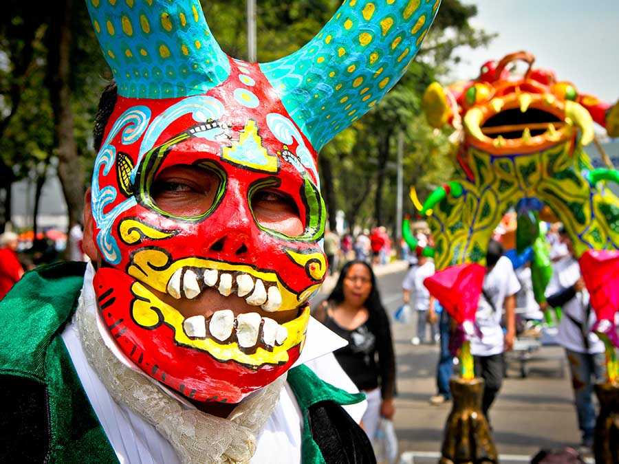 Festival de la Cartonería: artesanos reavivando una tradición