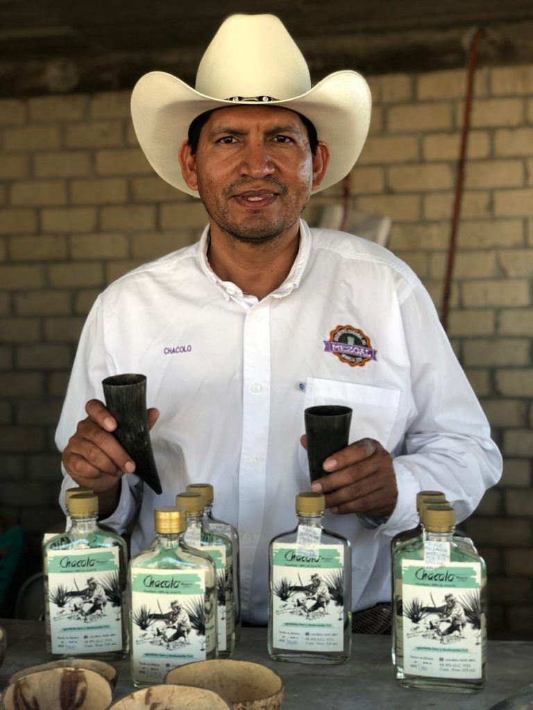 Regalos navideños para los amantes del mezcal: Miguel Ángel Partida de Chacolo Foto: Mariana Castillo